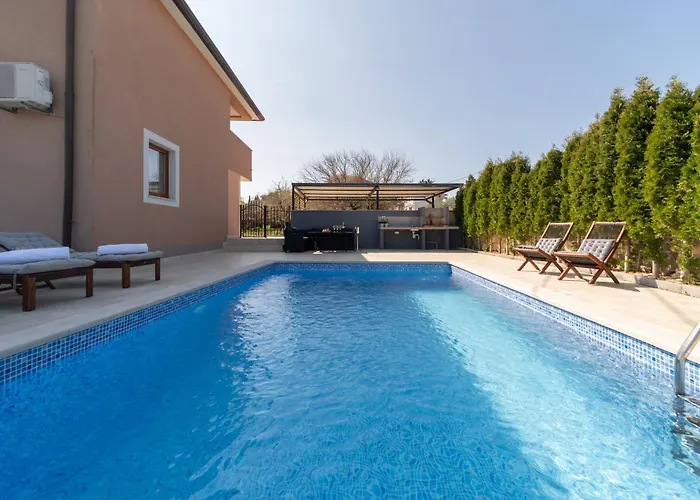 Kiara 펜션 브르토니글라